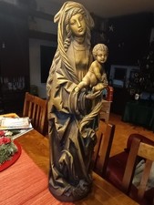 Große Holzschnitzfigur