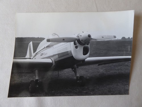 Foto flugzeug zlin - foto,