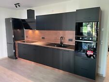 Küchenzeile mit Elektrogeräten TOP Küche