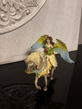 Schleich Bayala Elfe auf Pferd mit Vogel – Bunt & Glitzernd