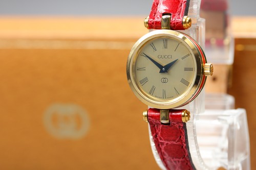 Fast neuwertig gucci 2040l - neuwertig],