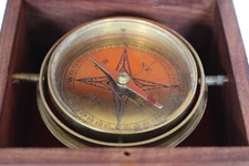 DEKORATIVER SCHIFFS-KOMPASS IN