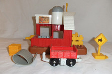 G6 B Fischer Price Geotrax Railside Farm Co. Set mit Funktion Spielzeug