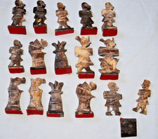 Schachfiguren / 16 Teile /