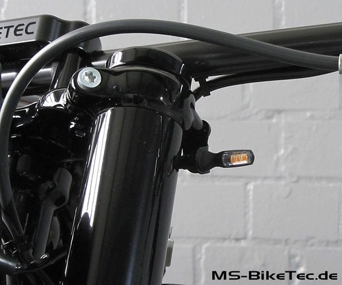 Blinker halter vorne harley - halter,