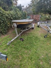 Ruderboot mit Trailer und Motor
