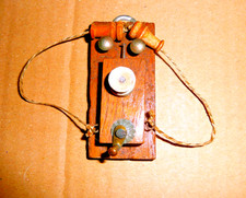 Altes, Wand-Telefon - Holz , für eine Puppenstube,