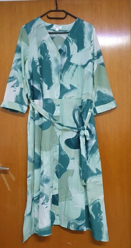 Kleid mit ausschnitt in - kleid, v-ausschnitt