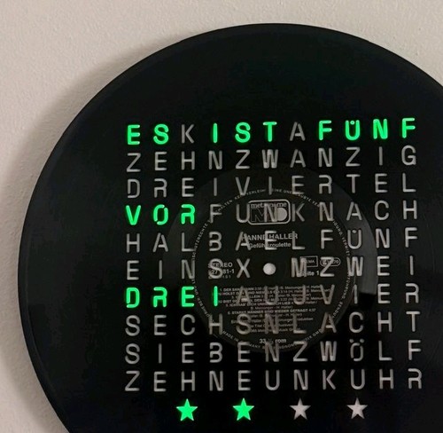 Wortuhr aus einer - , echten
