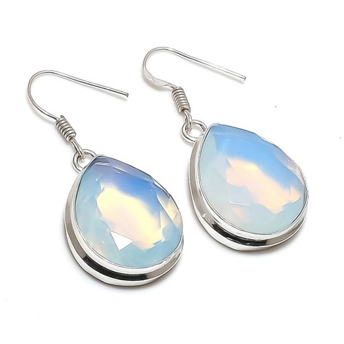 Facettierter milchiger opal - facettierter,
