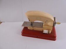 Orginal -Nähmaschine -von Casige Blech