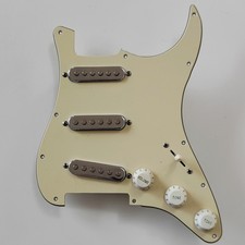 PICKGUARD FÜR FENDER STRATOCASTER - SSS | VINTAGE STYLE | CREME / CHROM 
