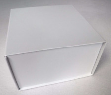 Geschenke Karton Box mit Magnet-Verschluss - 21 x 21 cm groß / 12 cm hoch - Weiß