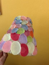 Lampenschirm aus Pralinenförmchen