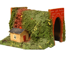 Tunnelportal mit Wärterhaus