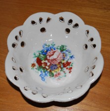 Kleine Porzellanschale mit