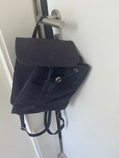 Kleiner Damen Rucksack mit Magnetknopf Basic Schwarz Tchibo