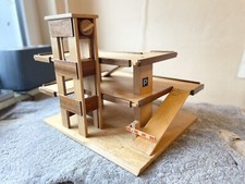 Sehr Selten beck Holzspielzeug Parkplatz Mit Aufzug Parkhaus Park House Waldorf