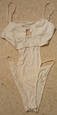 Träger Body, rückenfrei, hoher Beinausschnitt in Beige - Größe L