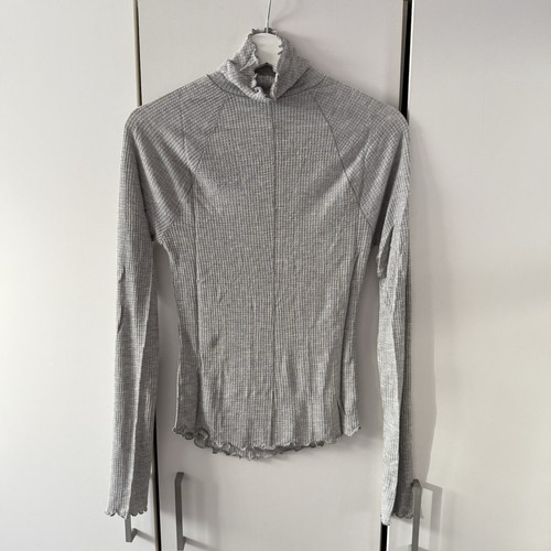 Free people make easy - free, top