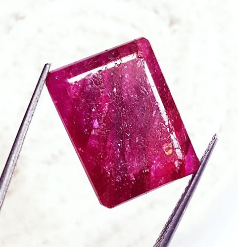 Natürlich roter beryll - natürlich,