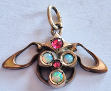 A0732 - Antiker Ketten Anhänger - Opal -Rubin - Jugendstil Antikschmuck - 1,7 cm