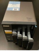 QNAP TS-453A , 4-Schächte , 8 GB RAM, 3x 4TB HGST Festplatten + 1x 4 TB SSD