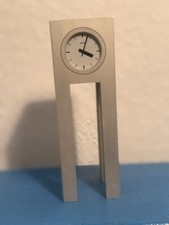 Moderne Tischuhr Alessi Dear