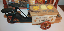 Fahrrad mit Ice Cream Verkaufsstand, Holz Model c.28 cm B 11 cm H 10 cm B