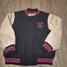 gefütterte Mädchen