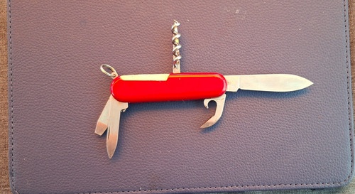 Schweizer taschenmesser - schweizer,