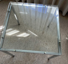 Couchtisch ,Metallgestell mit Glasplatte.Wie neu.Maße siehe Bilder.