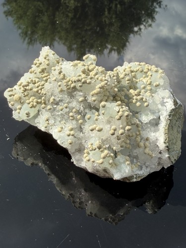 Mineralstufe kugelige