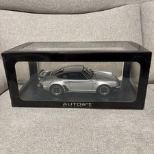 AUTOart 1/18 Porsche 911 (930)