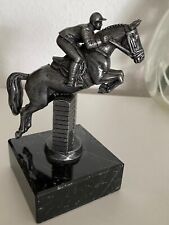 Pokal Figur Jockey Auf Rennpferd Nach Die Rennen Kunstwerk Deko