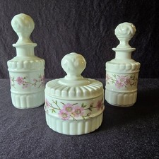 Frisiertisch-Toiletten Set, Flakon, PORCELAINE DE PARIS, Kirschblüten Dekor;