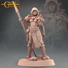 Weibliche Elfenpfadfinderin -