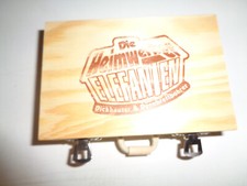 Ü-Ei  -  Diorama :  Heimwerker-Elefanten "Dan Dübel"