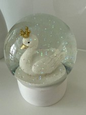 Schneekugel Deko Schwan mit Krone 