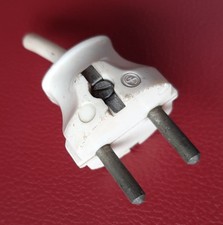 alter Stecker Netzstecker aus