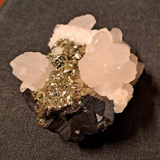 Calcit mit Pyrit und