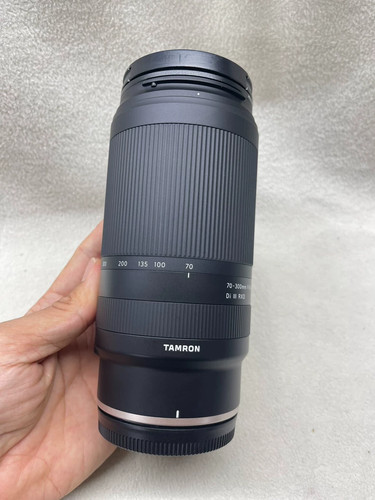 Tamron 300mm 6 - 70-300mm, di