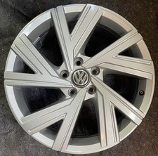 Original Alufelge VW Golf 8 GTI Bergamo 7,5x18 ET51 5H0601025AB M Silber Felge