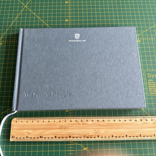 Porsche 2022 hardcover road - 2022,