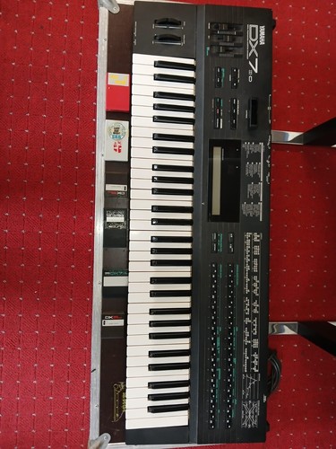 Yamaha dx7 synthesizer - ii-d,