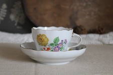 Meissen Kaffeetasse mit UT Deutsche Blume gelbe Gartenrose 9 cm / 14 cm, 1. Wahl