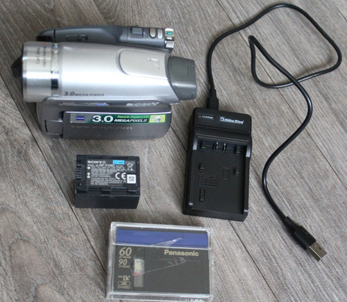Sony handycam dcr hc96e - hc96e, minidv