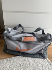 Nike Brasilia 9.5 Sporttasche Duffle Bag Neu Grau Orange ca. 45 L