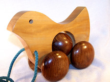 BRIO Vintage Design Nachziehtier - Vogel m. drehbarer Kugel , zu 100 % Edelholz