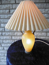 Schöne Tischlampe mit